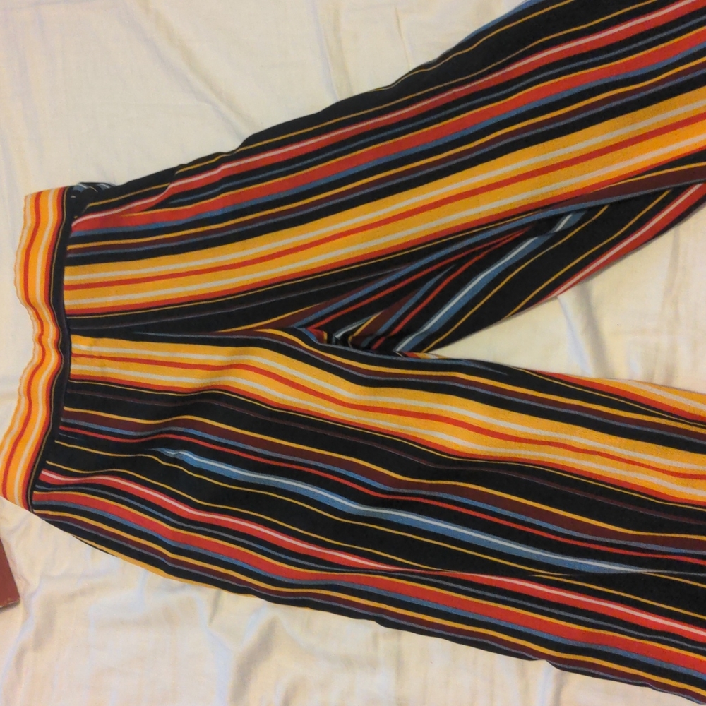 Multi color pants blouse set.